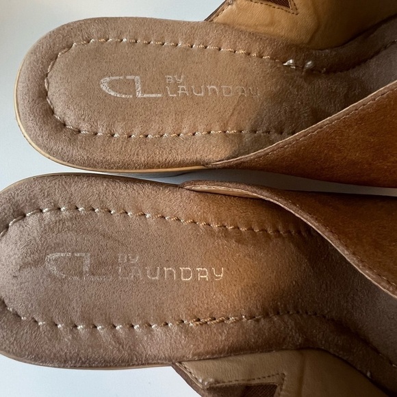 CL by Laundry Slip On Wedges. Excellent Condition. - Picture 2 of 7